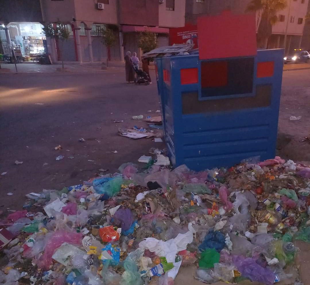 تخريب وإحراق حاويات جمع النفايات المنزلية من طرف مجهولين بقلعة السراغنة