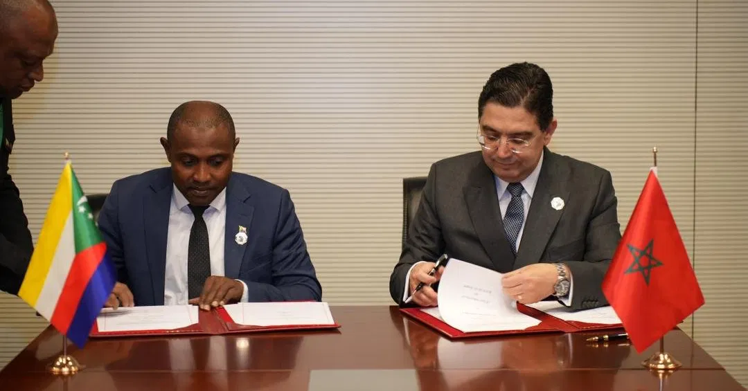المغرب وجزر القمر يوقعان اتفاقا للإعفاء من التأشيرة لحاملي الجوازات الدبلوماسية وجوازات الخدمة